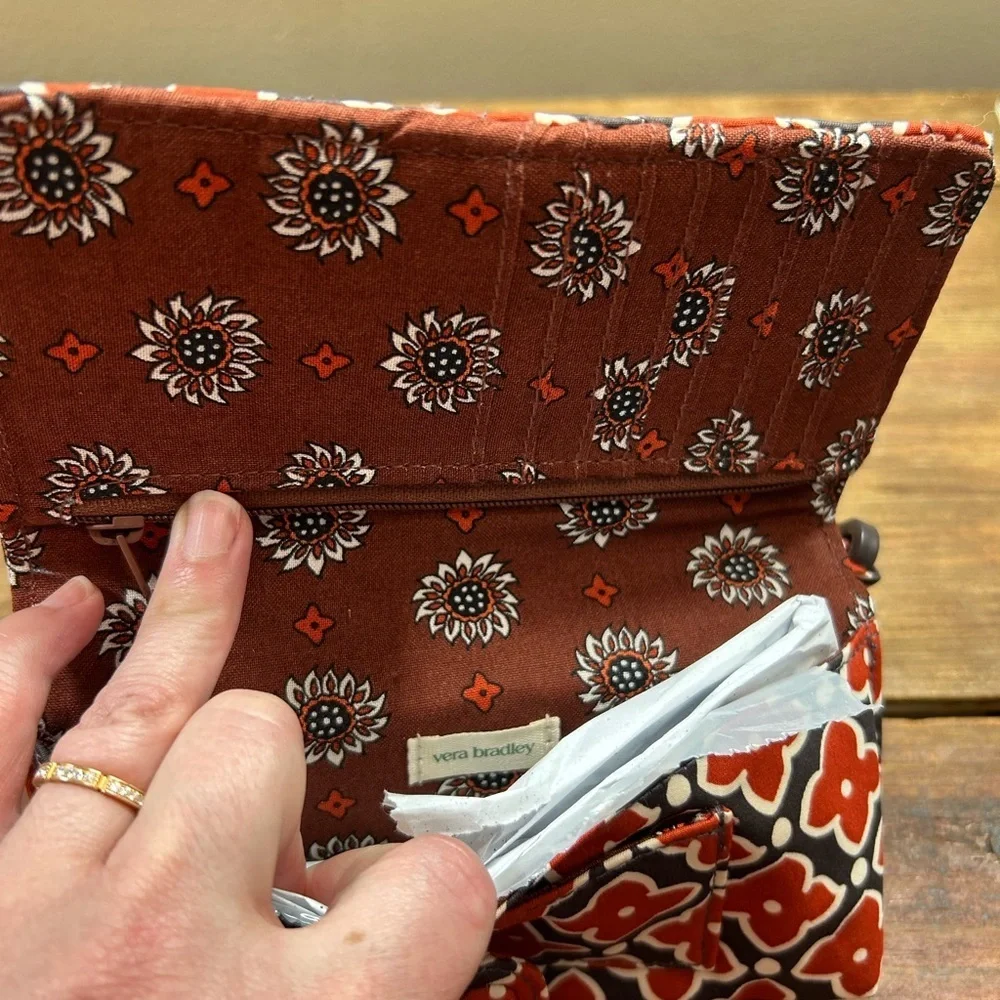 New Vera Bradley Floral Burnt Orange and Black Phone Wristlet in Moorish. - Picture 4 of 8